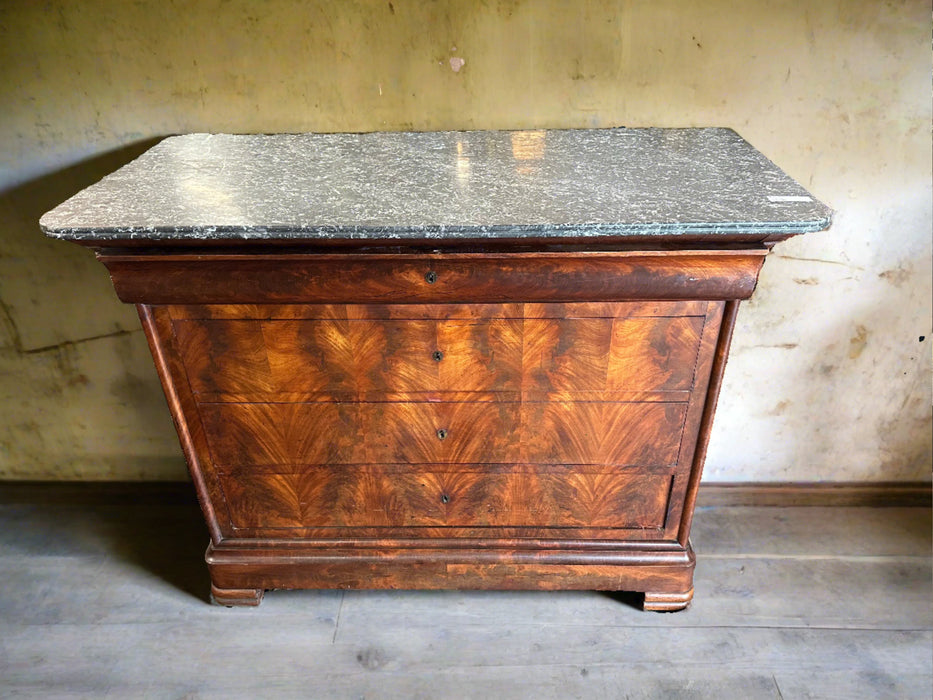 MAHOGANY LOUIS PHILLIPE CHEST WITH BLACK MARBLE TOP