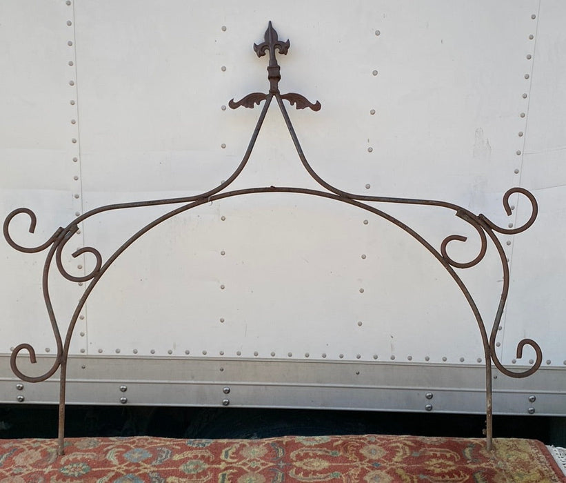 IRON METAL ARCH