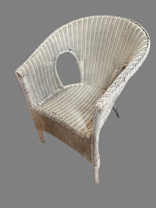 WHITE WICKER CHAIR