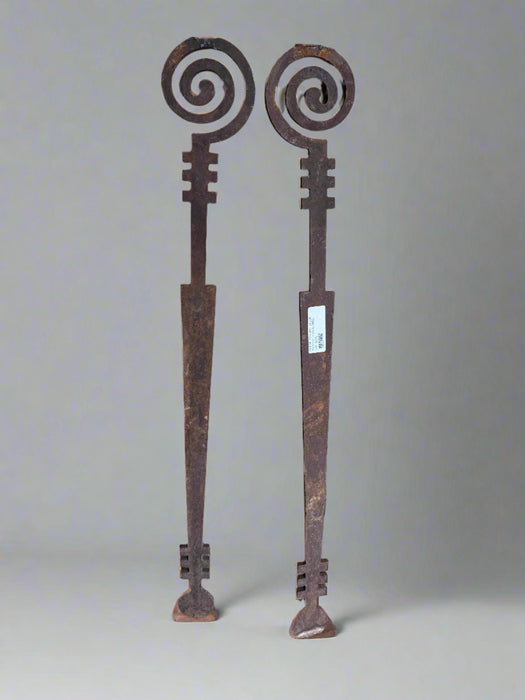 PAIR OF LONG IRON DECOR PIECES WITH SWIRL ENDS