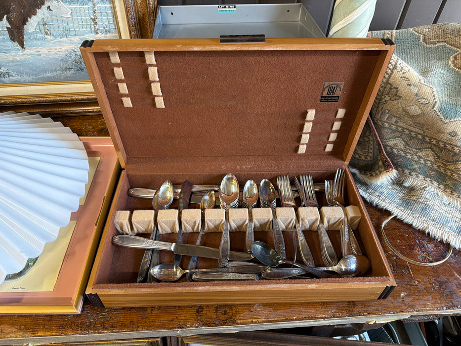 SET OF PARTIAL SILVER PLATE CUTTLERY