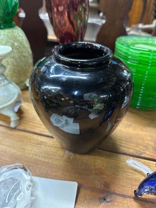 SMALL BLACK LAQUERED INLAID VASE