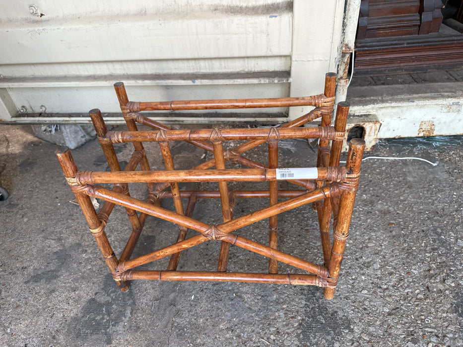 BAMBOO MAGAZINE RACK