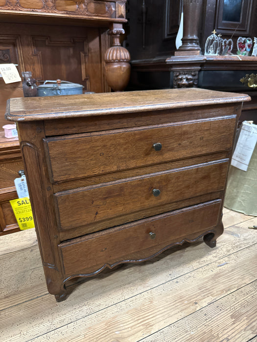 TINY OAK FRENCH CHEST