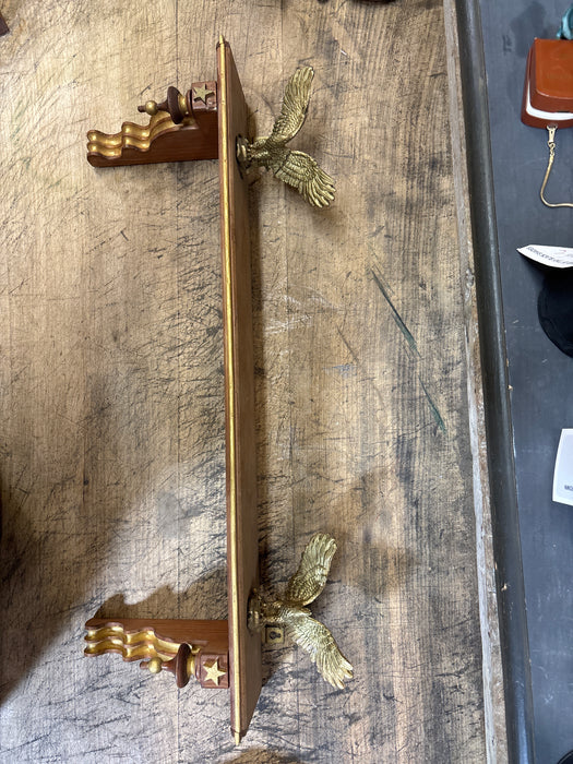 WALL SHELF WITH RESIN EAGLES