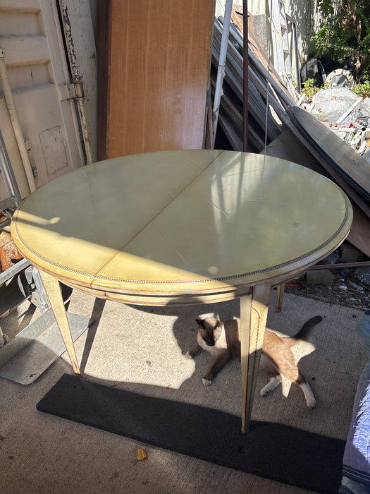 ROUND PAINTED TAPERED LEG DINING TABLE