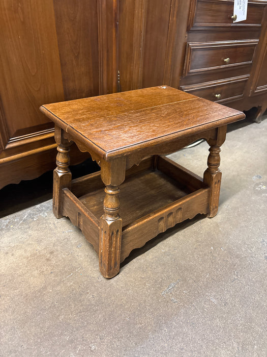 CANTED LEG OAK JOINT STOOL