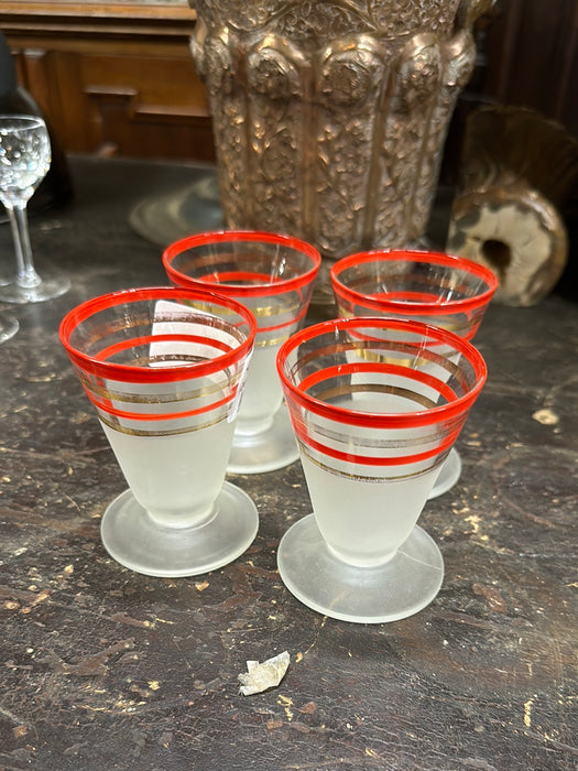 SET OF 4 FOOTED GLASSES WITH STRIPES