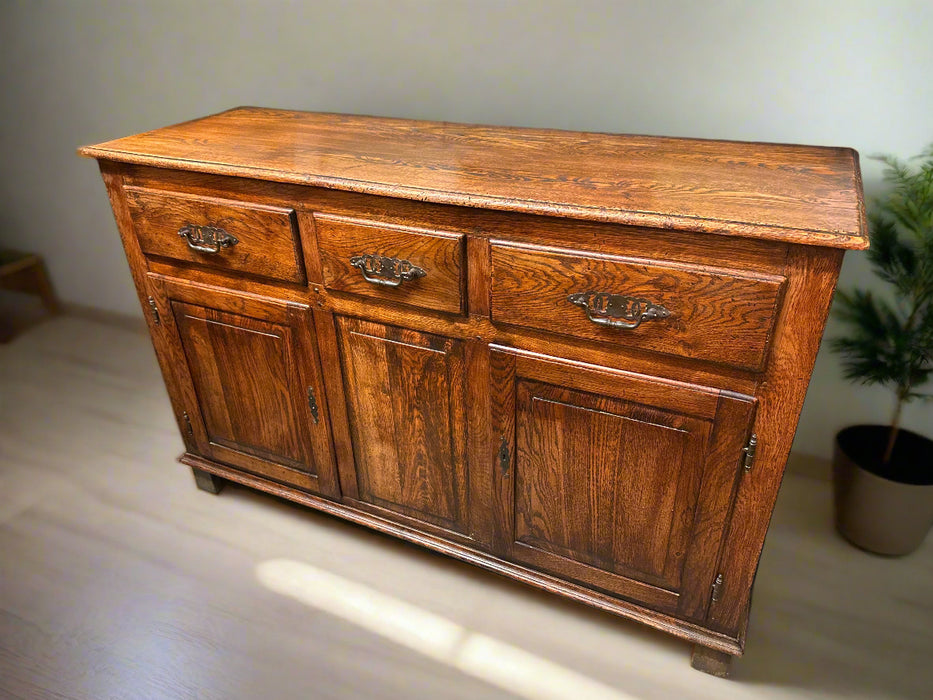 RUSTIC ASH  SERVER WITH SQUARE PANELS