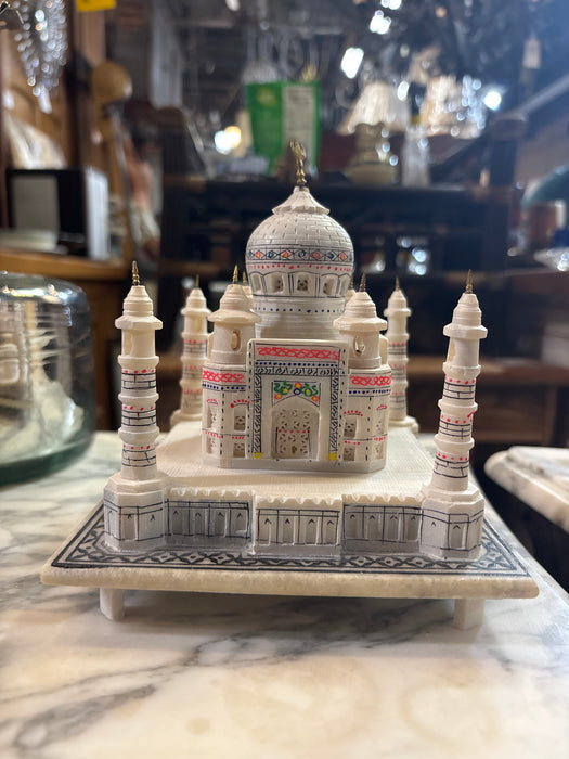 WHITE MOSQUE STATUE