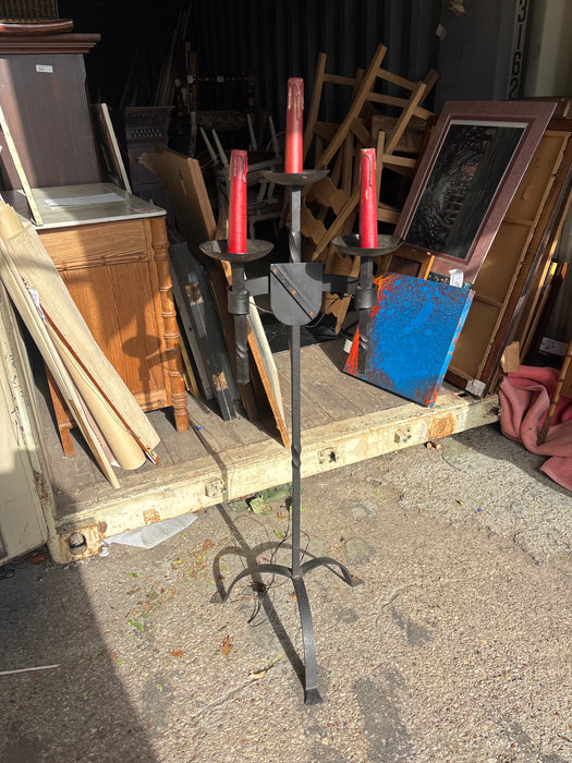 IRON SHIELD 3 LIGHT FLOOR LAMP