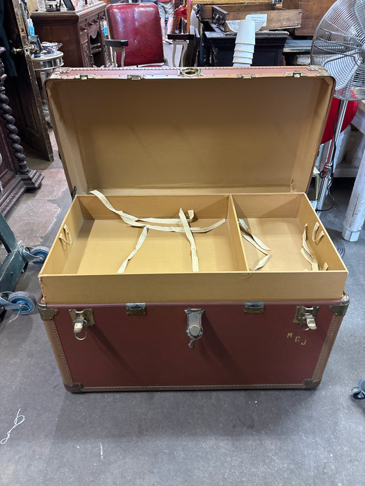 STREAMER TRUNK BY HARTMAN CIRCA 1940'S