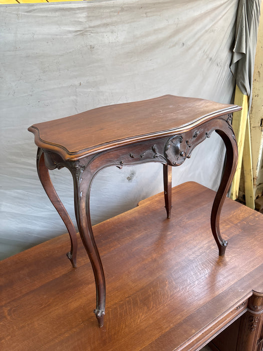 SMALL WALNUT TURTLE TOP CENTER TABLE