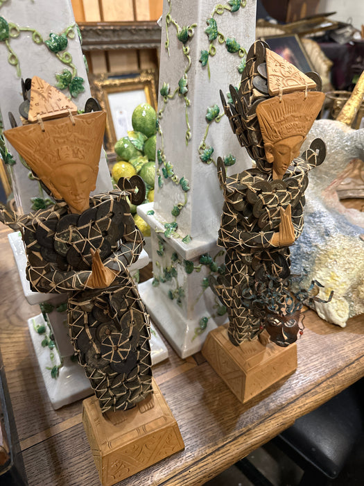 PAIR OF THAI BUDDHA STATUE WITH COINS