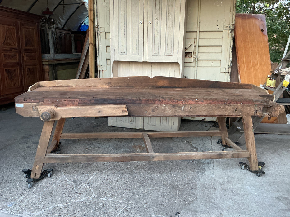 SPLAYED LEG WORKBENCH WITH BACKSPLASH AND VISE