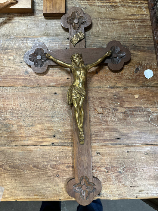 LARGE TRIFOIL CARVED WOOD CRUCIFIX WITH GOLD CORPUS