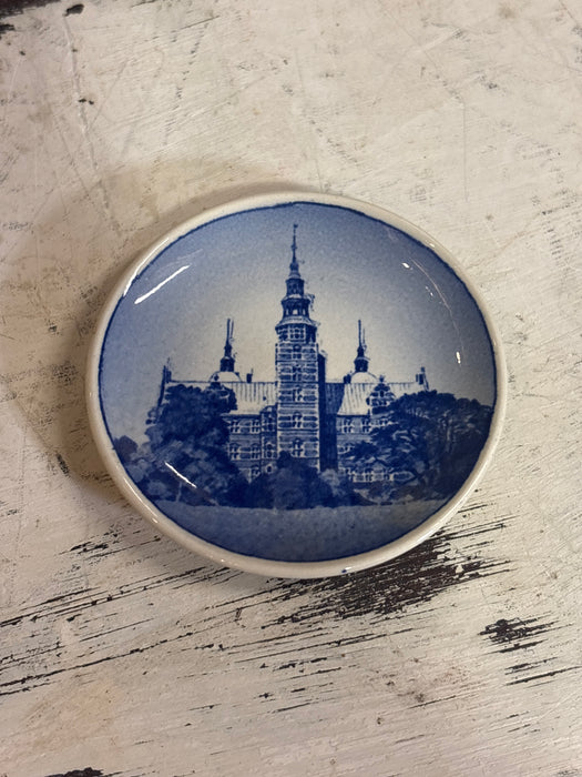 ROYAL COPENHAGEN LARGE BUILDING IN TREES BUTTER PAT