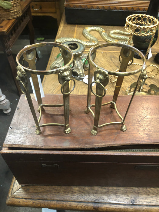 PAIR OF SMALL VASE STANDS WITH LION HEADS