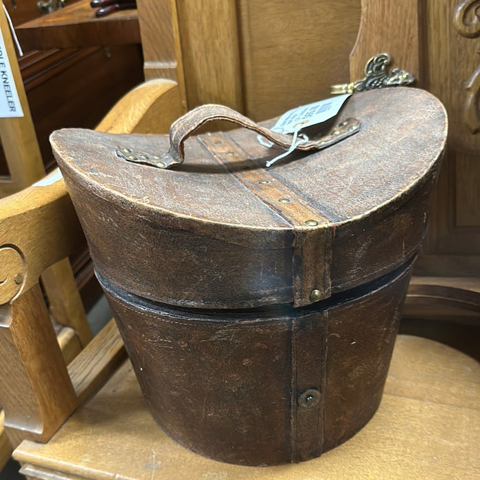 LEATHER VICTORIAN STYLE HAT BOX