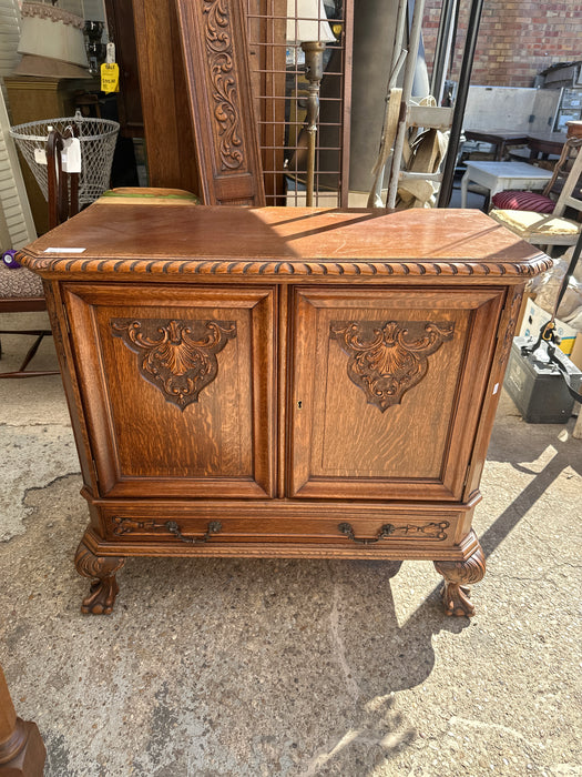 CLAW FOOT SMALL OAK LOW CABINET WITH TWO DOORS