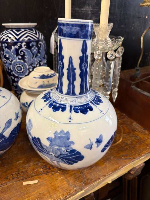 PAIR OF BLUE AND WHITE LONG NECK VASES