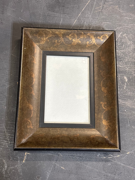 SMALL BROWN TABLE TOP FRAME