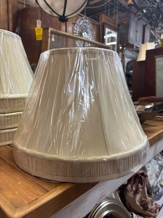 LINEN SHADE WITH PLEATED EDGE 1 OF 4