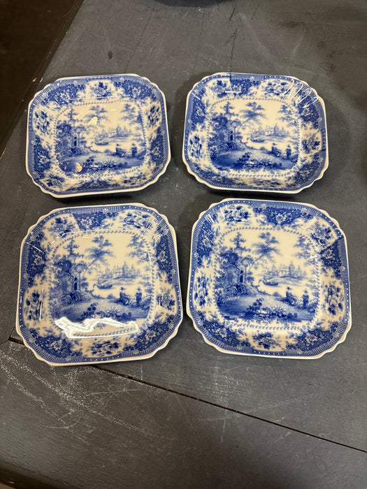 SET OF 4 SMALL SQUARE BLUE AND WHITE DISHES