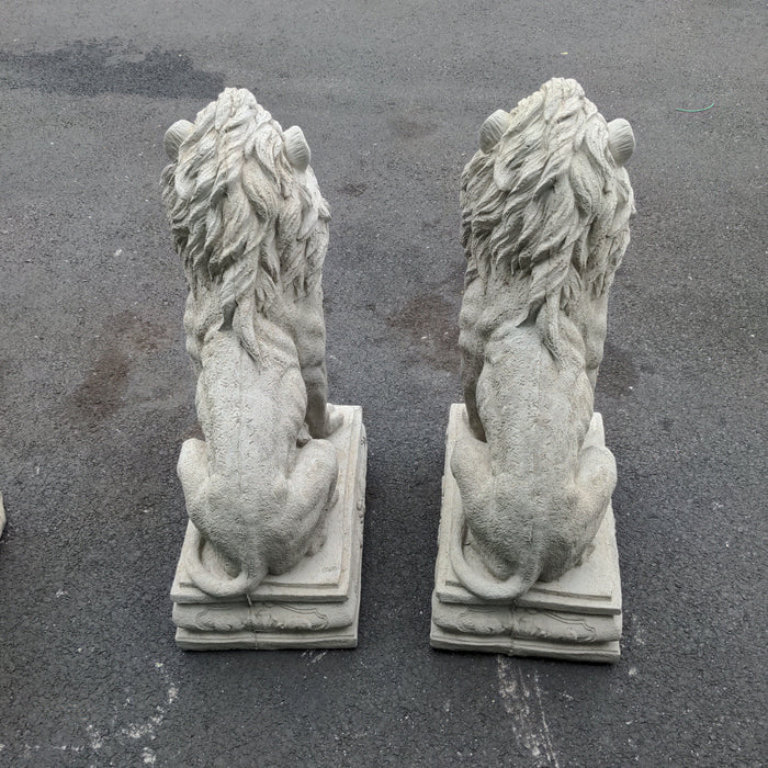 PAIR OF MEDIUM CONCRETE LIONS