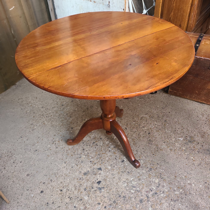 19TH CENTURY ROUND CHERRY FLIP TOP TABLE