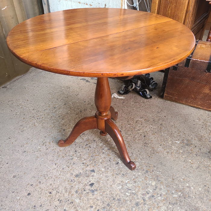 19TH CENTURY ROUND CHERRY FLIP TOP TABLE