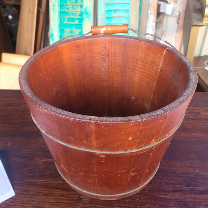 19TH CENTURY BUCKET