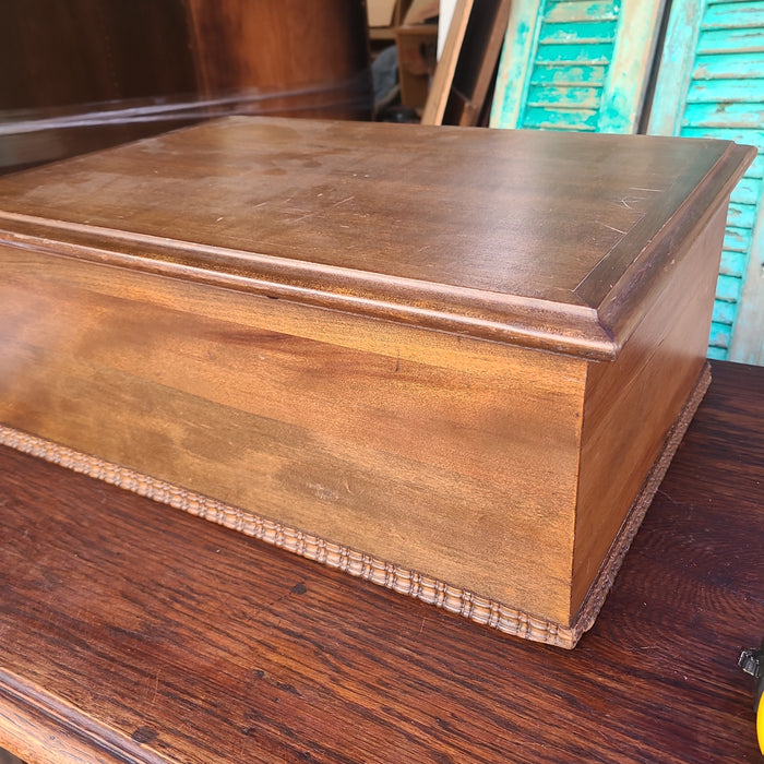 1940S LARGE WOOD BOX