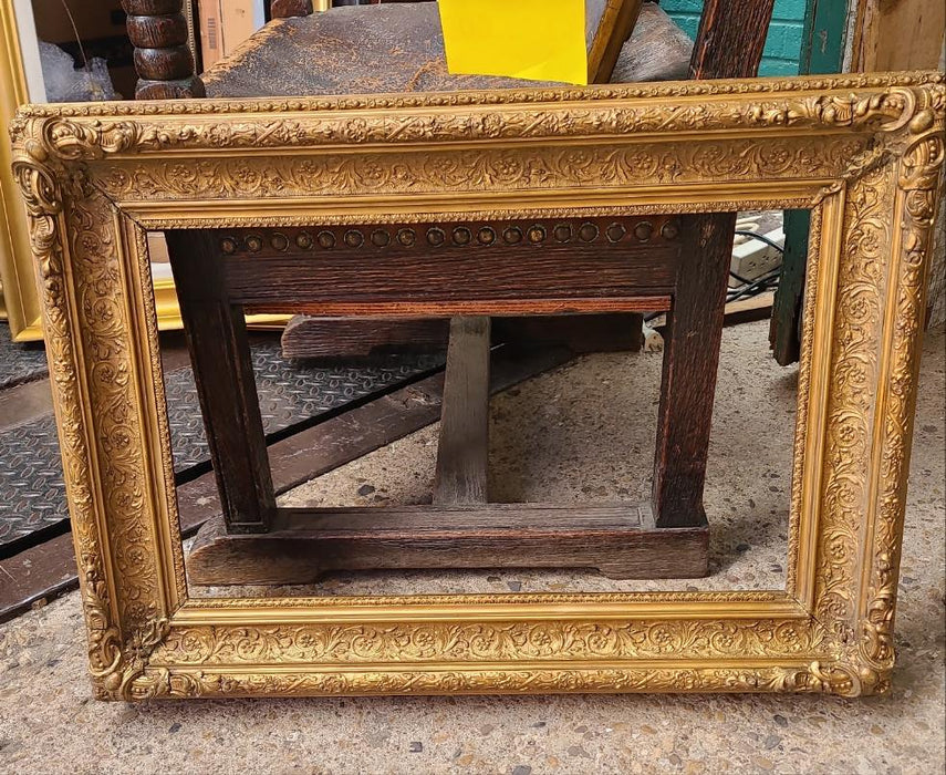 GOLD ORNATE ANTIQUE FRAME