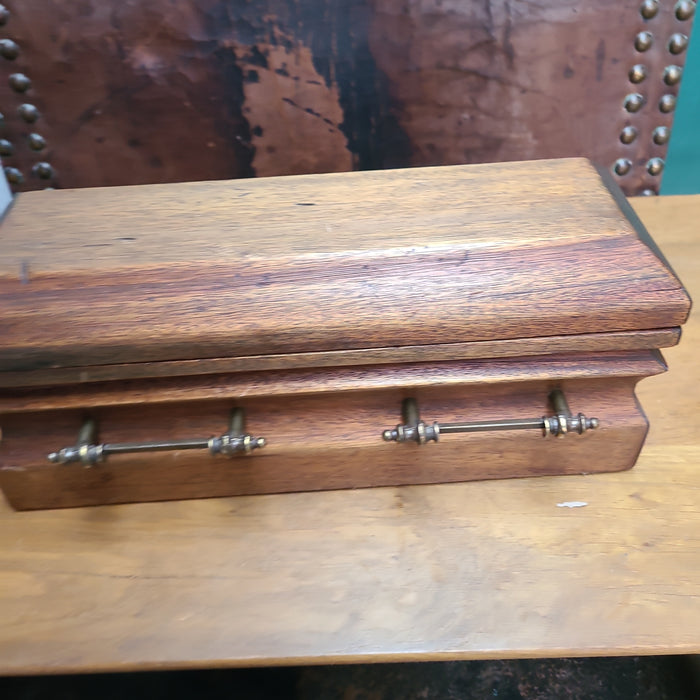 COOL COFFIN BOX  3398