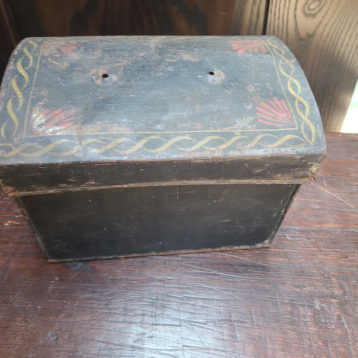 IN 19TH CENTURT BOX MISSING HANDLE  3398