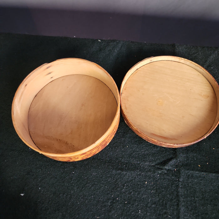 FAUX GRAINED ROUND WOOD BOX