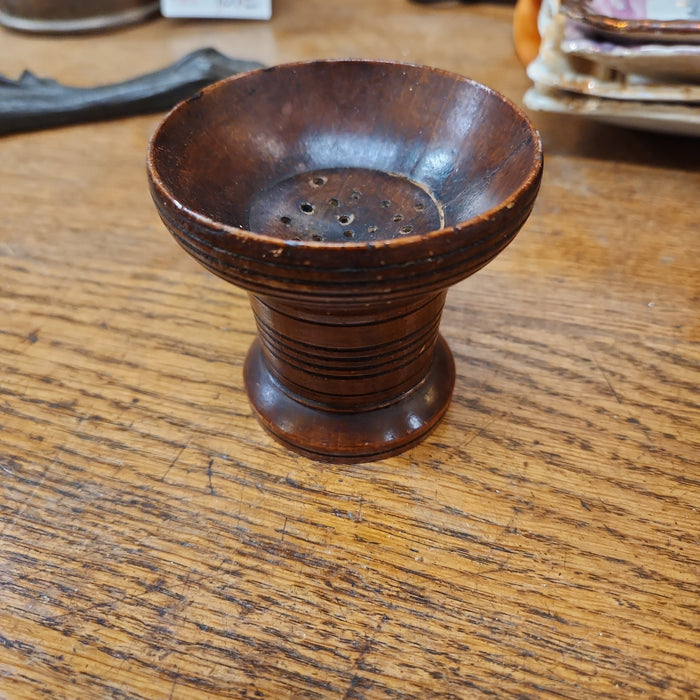 19th CENTURY WOODEN SHAKER