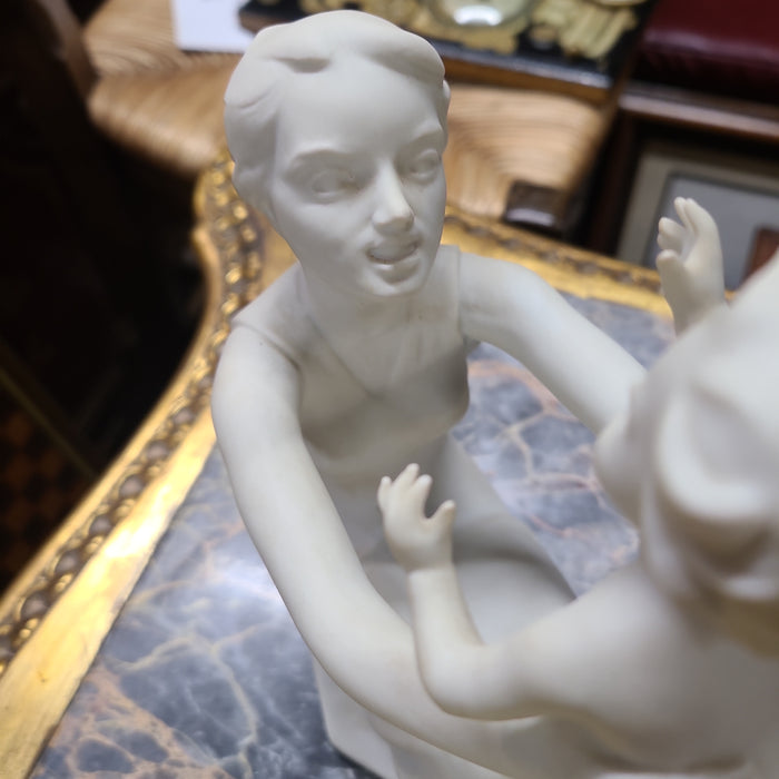 KAISER GOLDEN CROWN MOTHER WITH CHILD E AND R