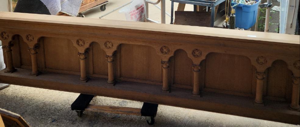 LONG ARCADED RAW OAK CHURCH ALTAR RAIL