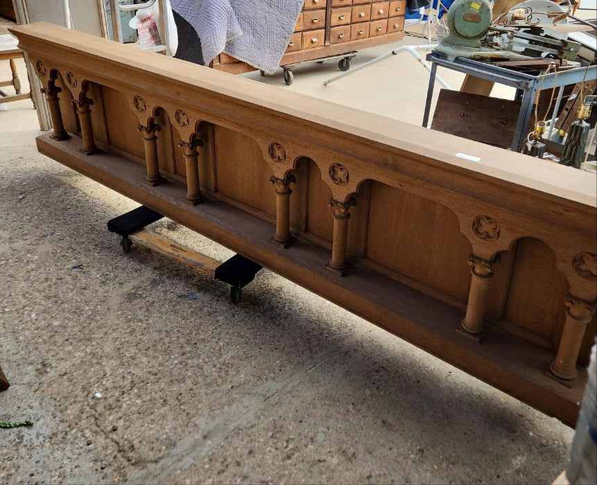 LONG ARCADED RAW OAK CHURCH ALTAR RAIL