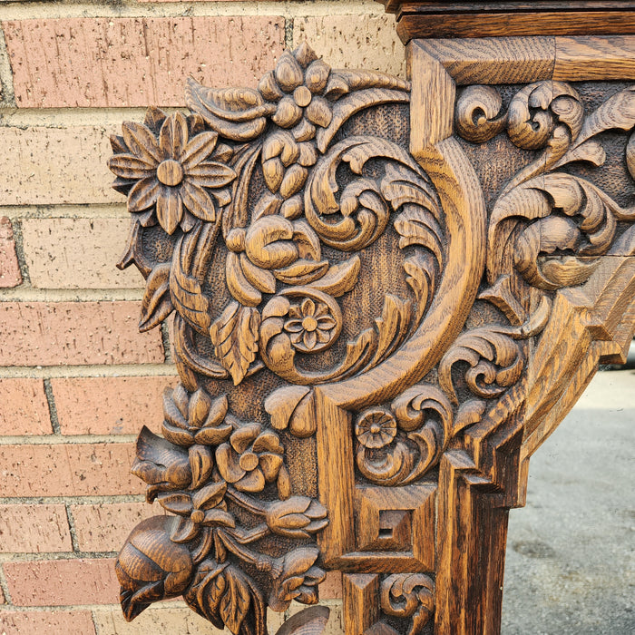 ORNATE CARVED WOOD MIRROR WITH SHELL PEDIMENT