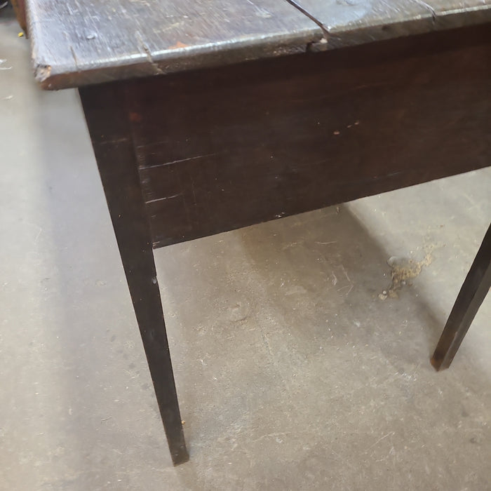 18TH CENTURY TAPER LEG ISLAND TABLE