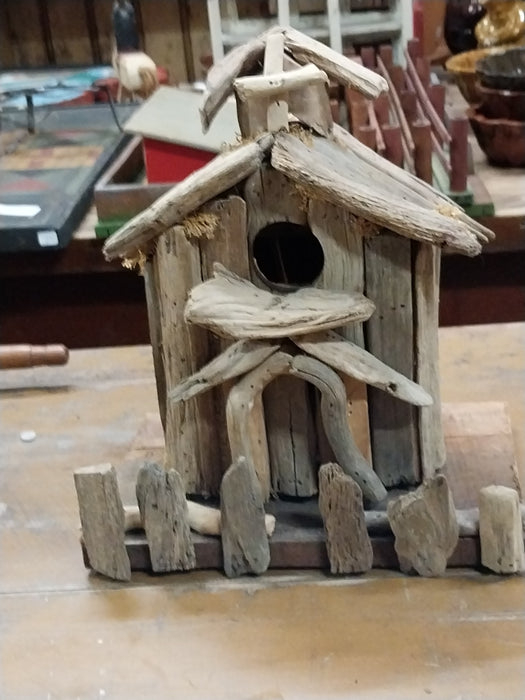 SMALL DRIFTWOOD BIRD HOUSE