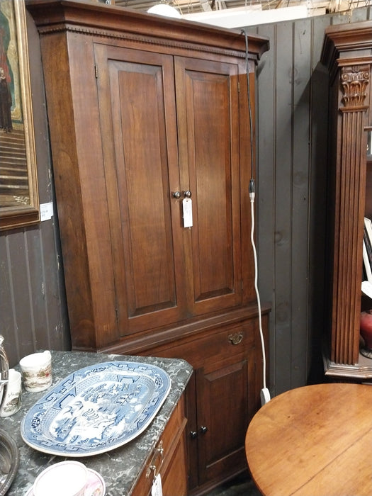 PAINTED FEDERAL STYLE CORNER CUPBOARD