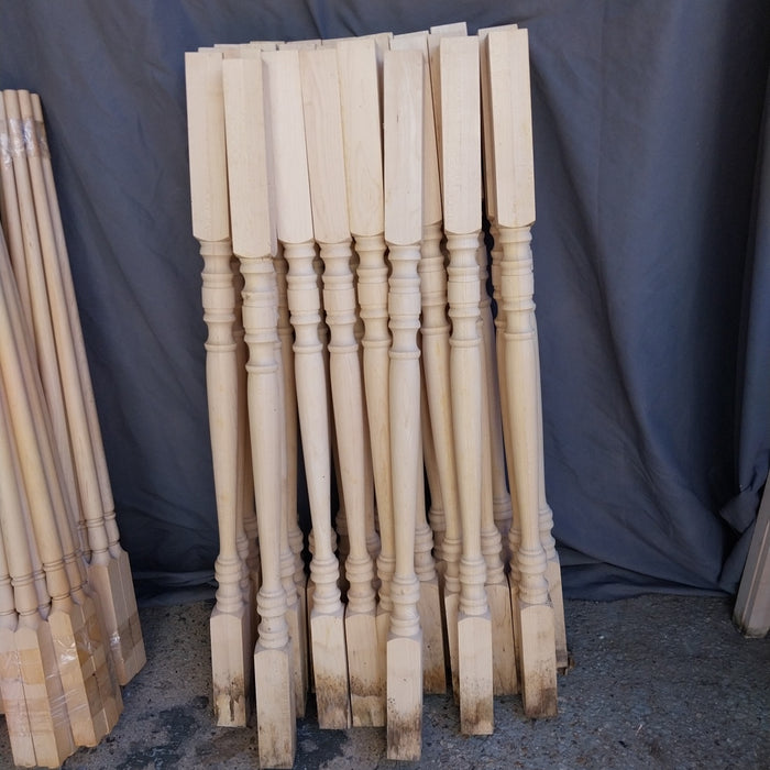 SMALL TURNED MAPLE BALLISTER 1 OF 15