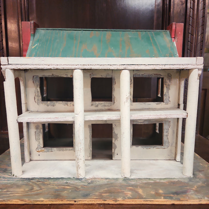 OLD DOLL HOUSE