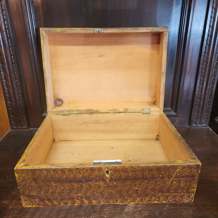 FAUX GRAINED 19TH CENTURY PINE BOX