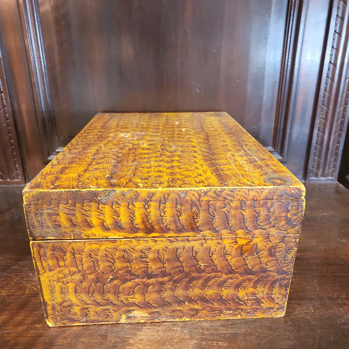 FAUX GRAINED 19TH CENTURY PINE BOX