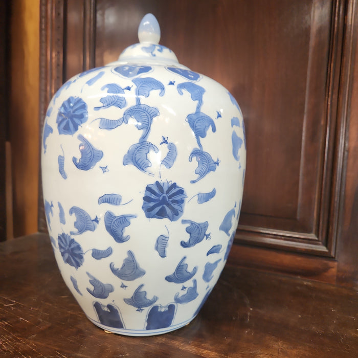 CHINESE BLUE & WHITE GINGER JAR